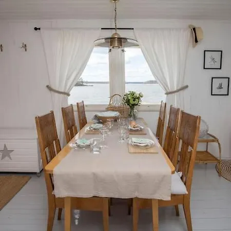 Kesaemoekki Meren Rannalla, 5 Km Tammisaaren Keskustaan * Raseborg