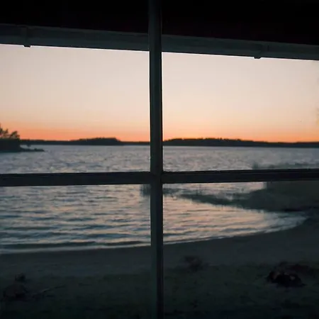 Kesaemoekki Meren Rannalla, 5 Km Tammisaaren Keskustaan Horská chata Raseborg