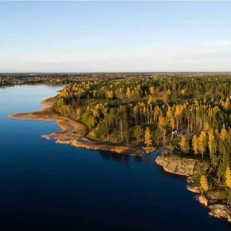 Alpesi faház Kesaemoekki Meren Rannalla, 5 Km Tammisaaren Keskustaan Raseborg