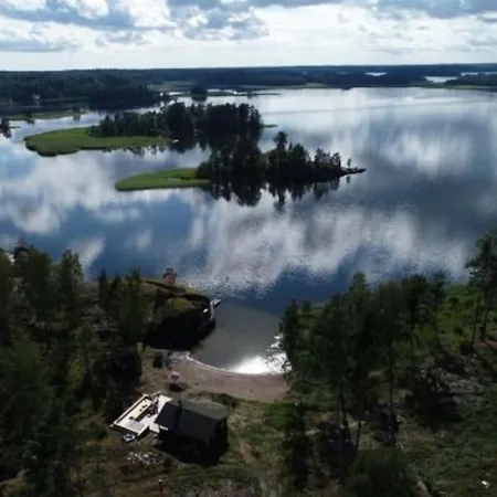Kesaemoekki Meren Rannalla, 5 Km Tammisaaren Keskustaan Horská chata *