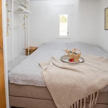 Kesaemoekki Meren Rannalla, 5 Km Tammisaaren Keskustaan Horská chata *