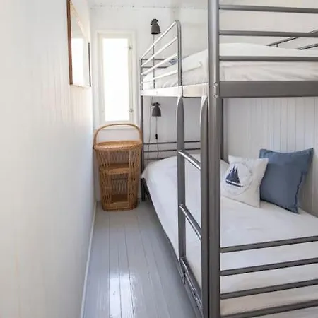 Kesaemoekki Meren Rannalla, 5 Km Tammisaaren Keskustaan Horská chata Raseborg