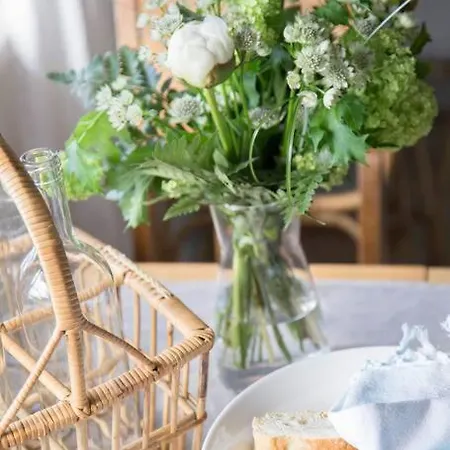 Kesaemoekki Meren Rannalla, 5 Km Tammisaaren Keskustaan Horská chata *