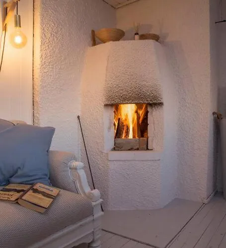 Kesaemoekki Meren Rannalla, 5 Km Tammisaaren Keskustaan Raseborg