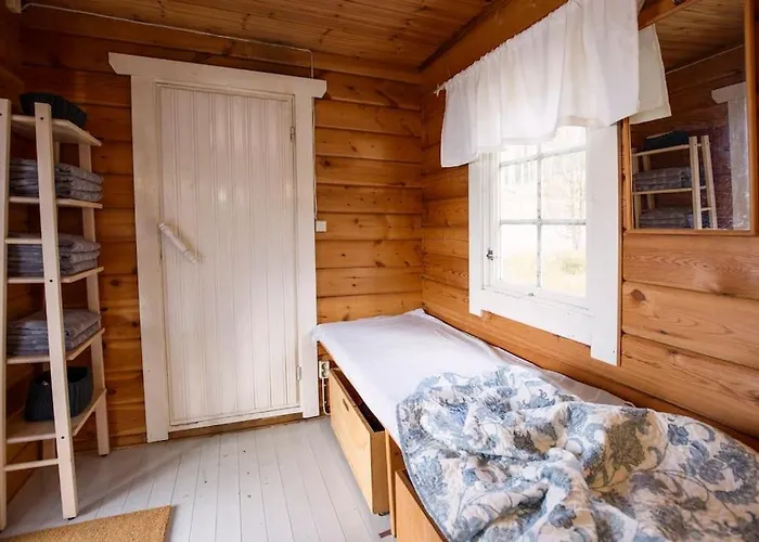 Chalet Kesaemoekki Meren Rannalla, 5 Km Tammisaaren Keskustaan Raseborg