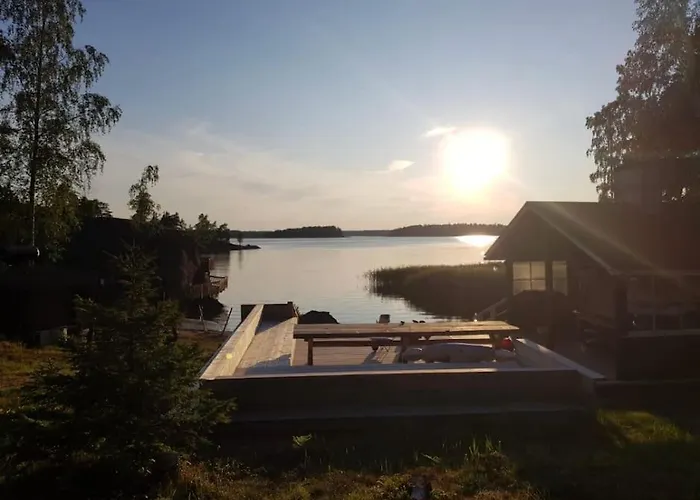 Chalet Kesaemoekki Meren Rannalla, 5 Km Tammisaaren Keskustaan
