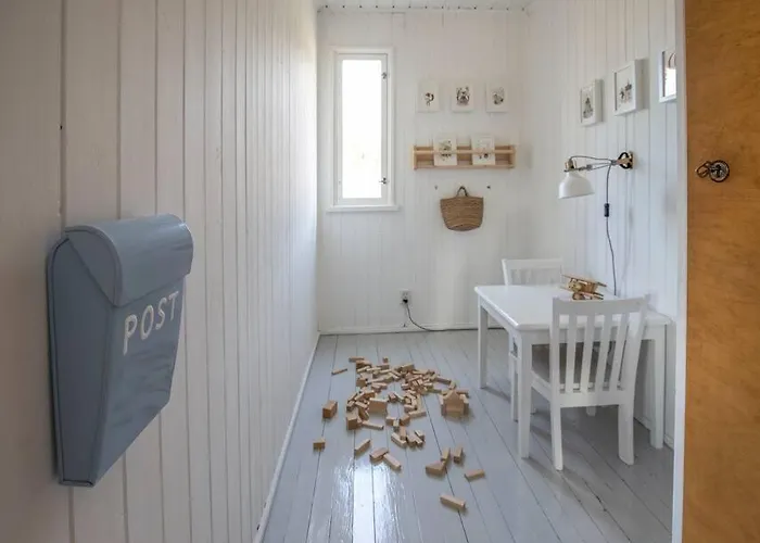 Kesaemoekki Meren Rannalla, 5 Km Tammisaaren Keskustaan *